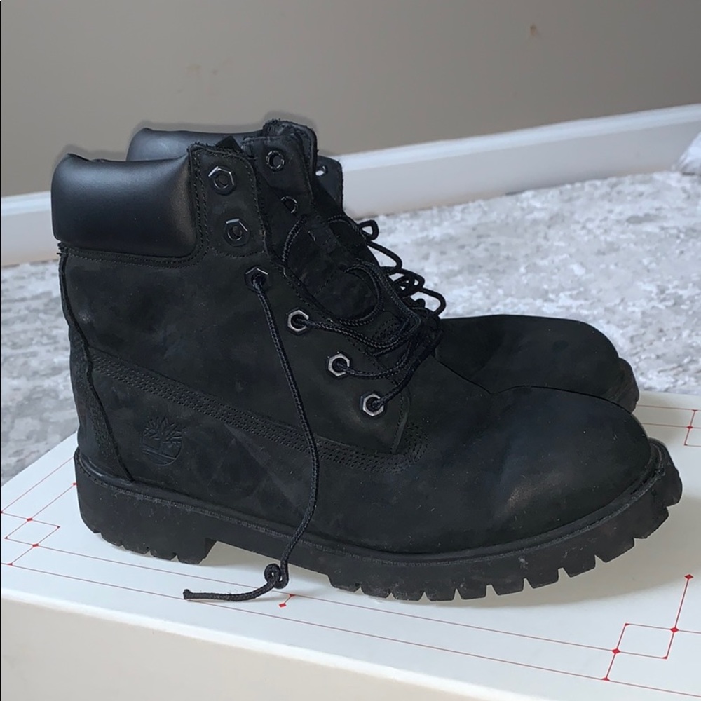 Black Timberlans - Picture 3 of 4